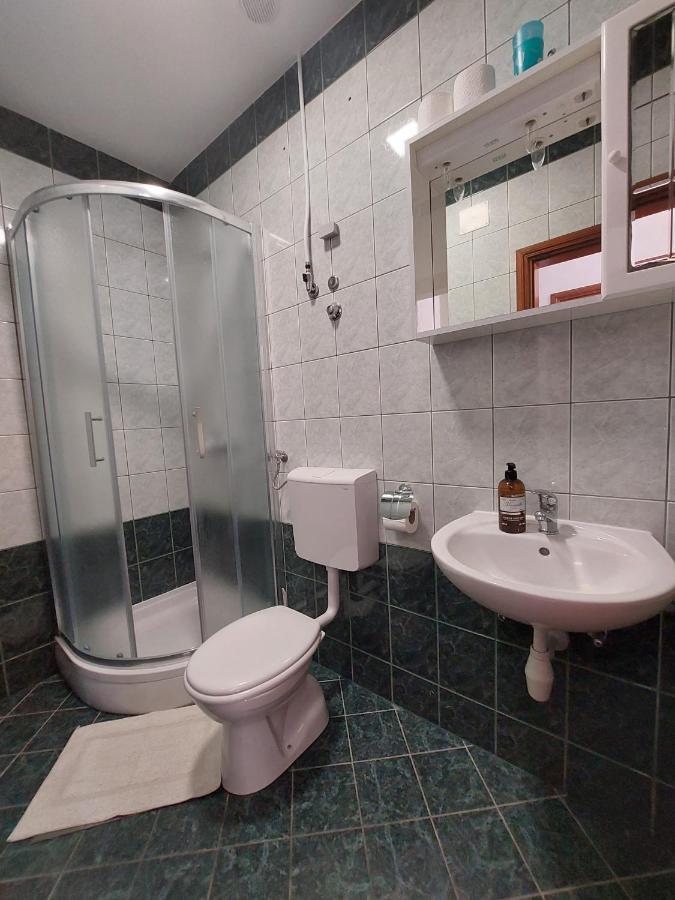 Apartments Zulim Трогир Екстериор снимка