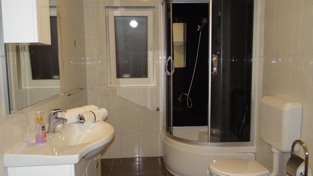 Apartments Zulim Трогир Стая снимка