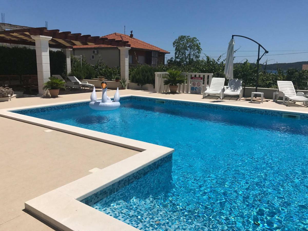 Apartments Zulim Трогир Екстериор снимка