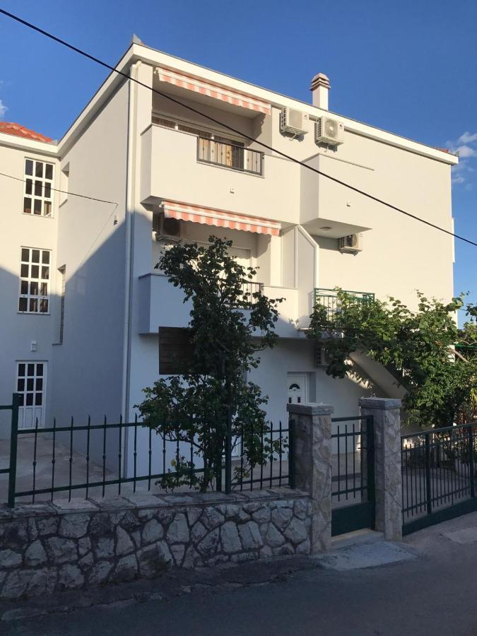 Apartments Zulim Трогир Екстериор снимка